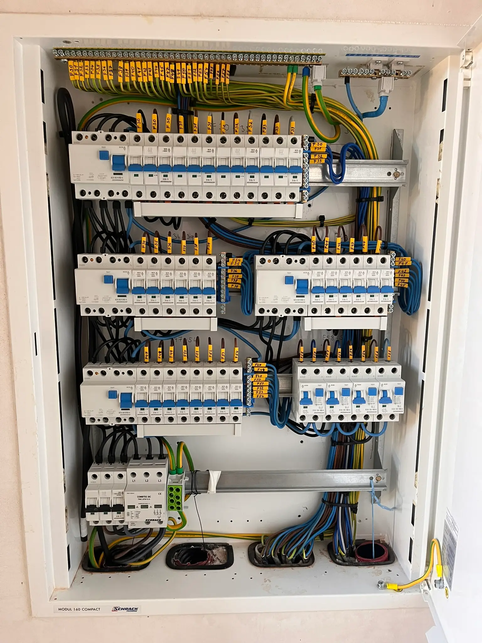 Montáž rozváděčů